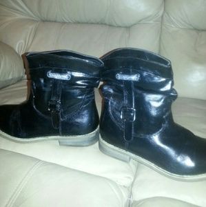 ROXY BLACK BOOTS LIKE NEW SZ. 8